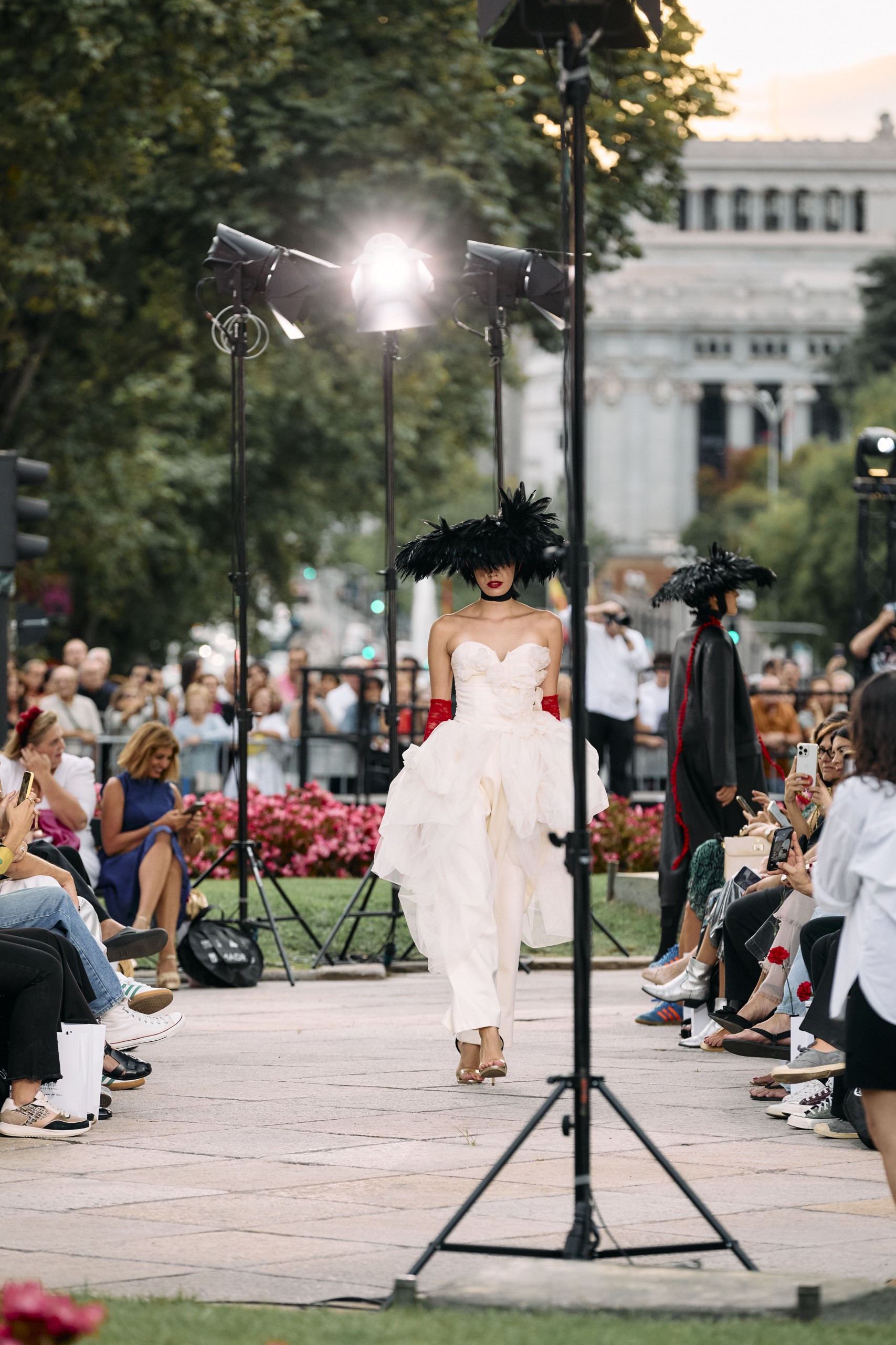 Desfile inaugural Madrid es Moda Puerta de Alcalá