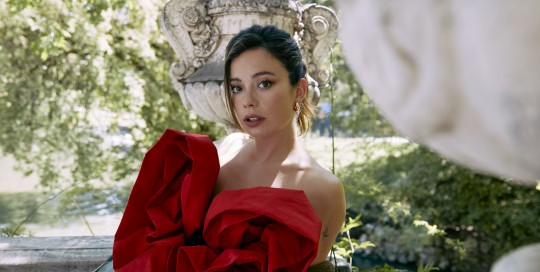 Anna Castillo x Folie