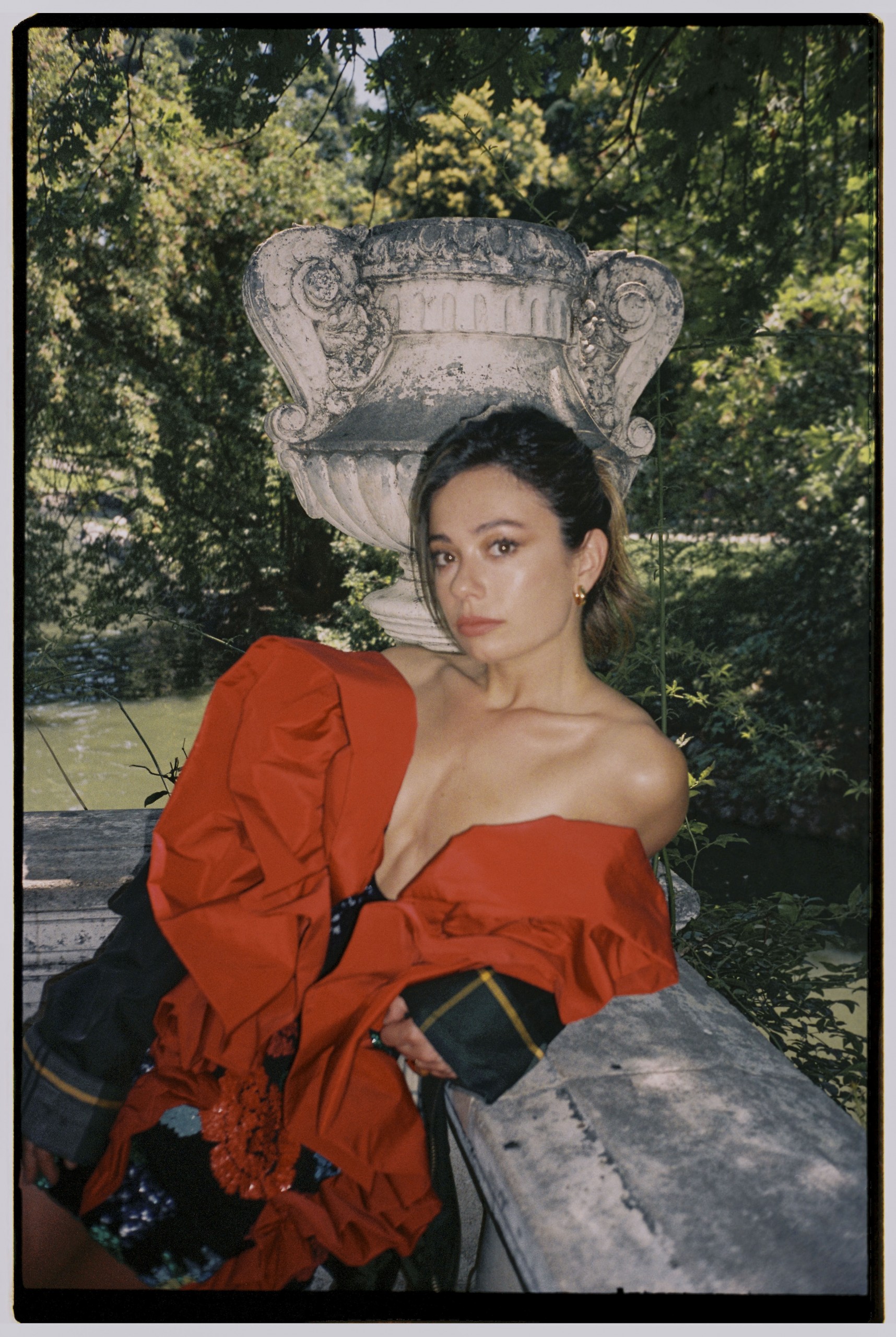 Anna Castillo x Folie