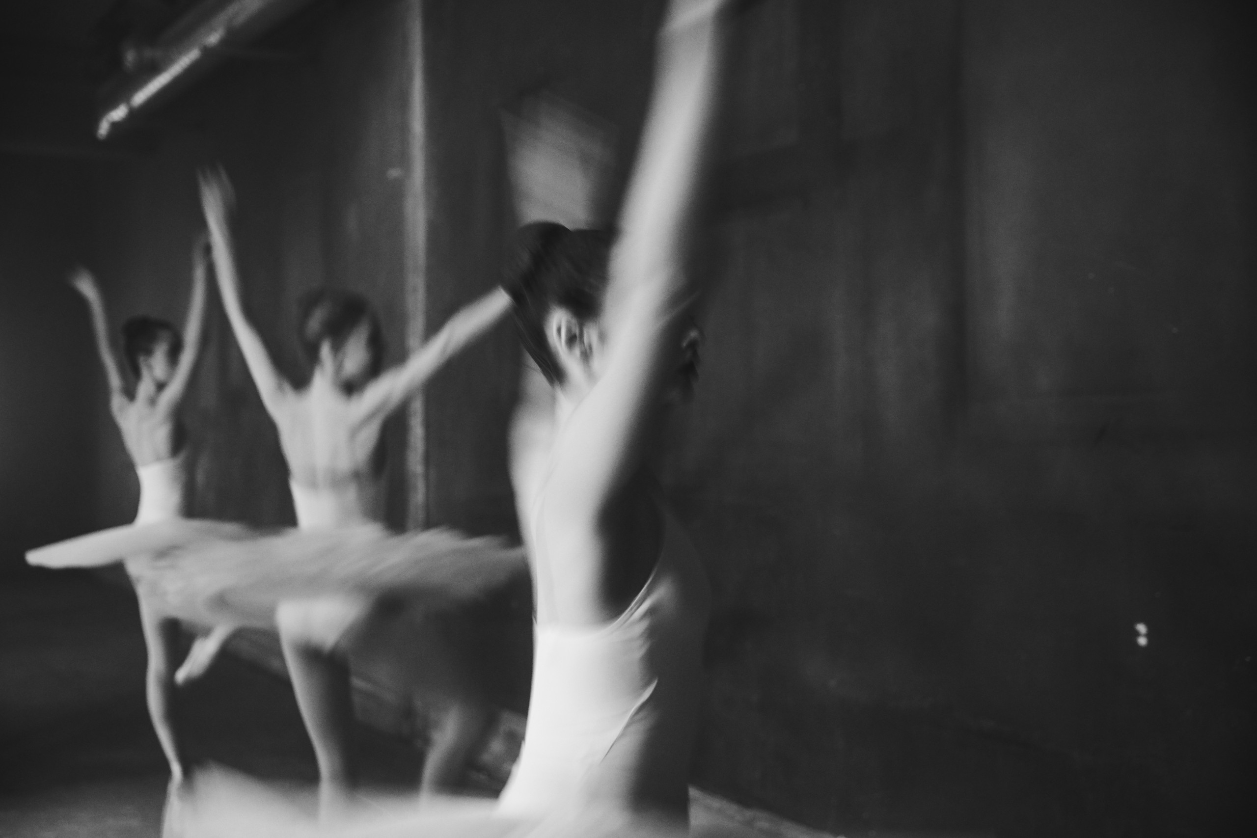 Bailarinas bailando ballet