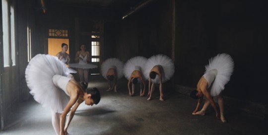 Bailarinas ballet estirando