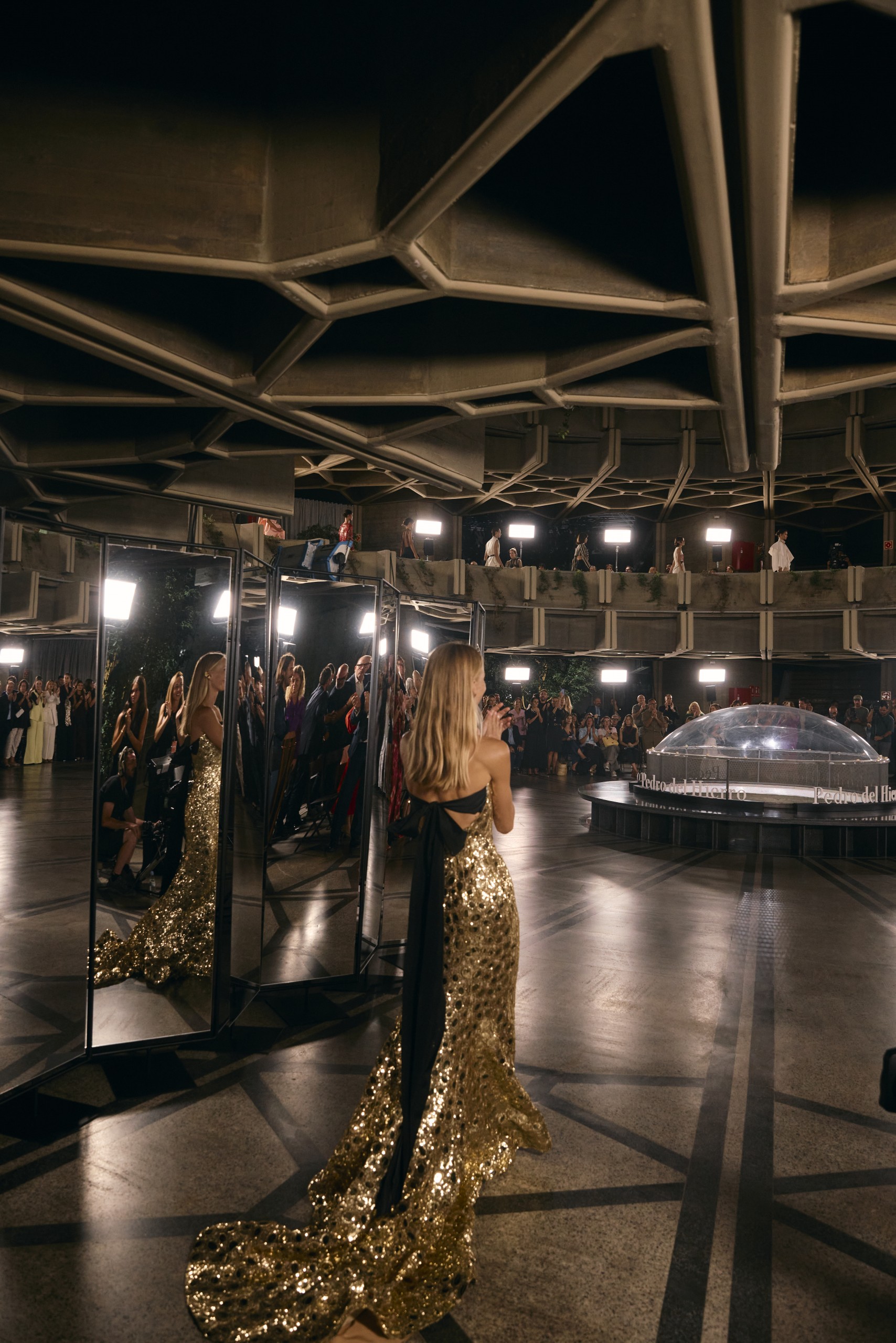 Desfile Aniversario Pedro Del Hierro